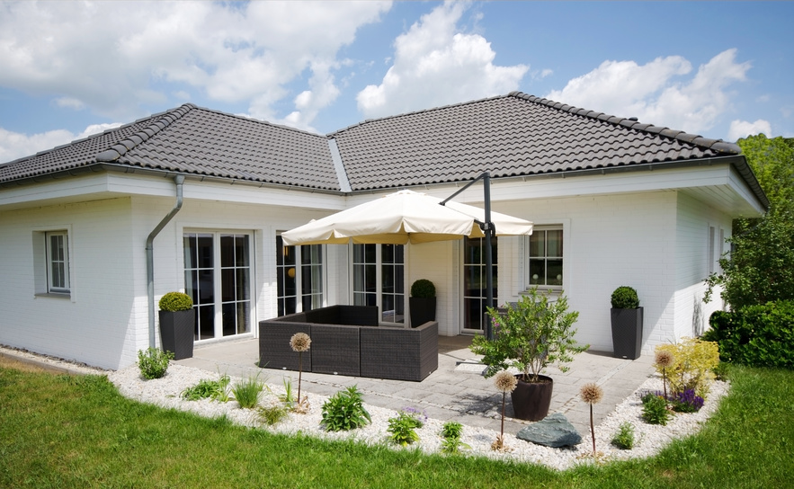 Haus mit Terrasse und und Garten